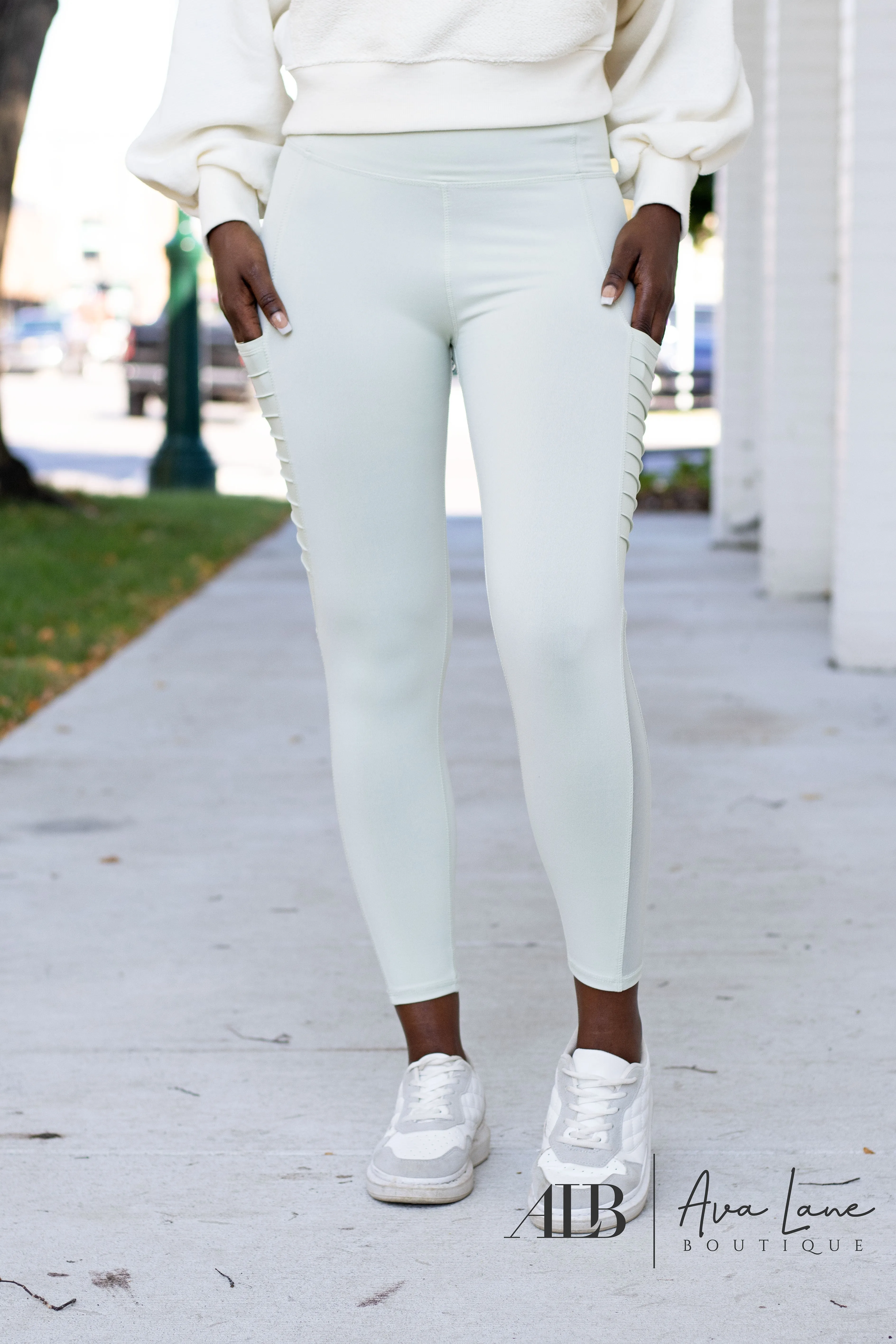 Ribbed Mesh Pocket Leggings