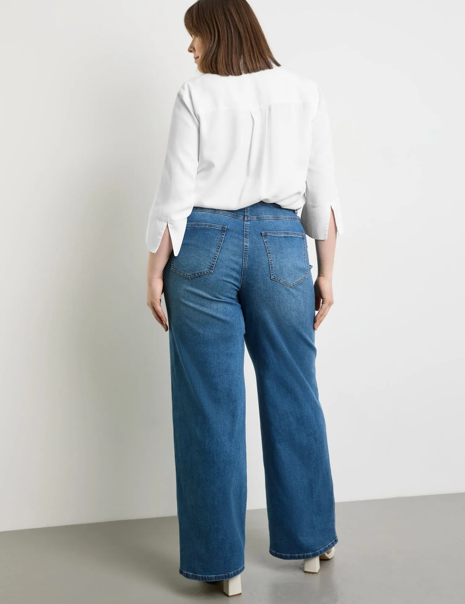 Samoon Bleached Denim Carlotta Stretch Bootcut Jean in Bleached Denim